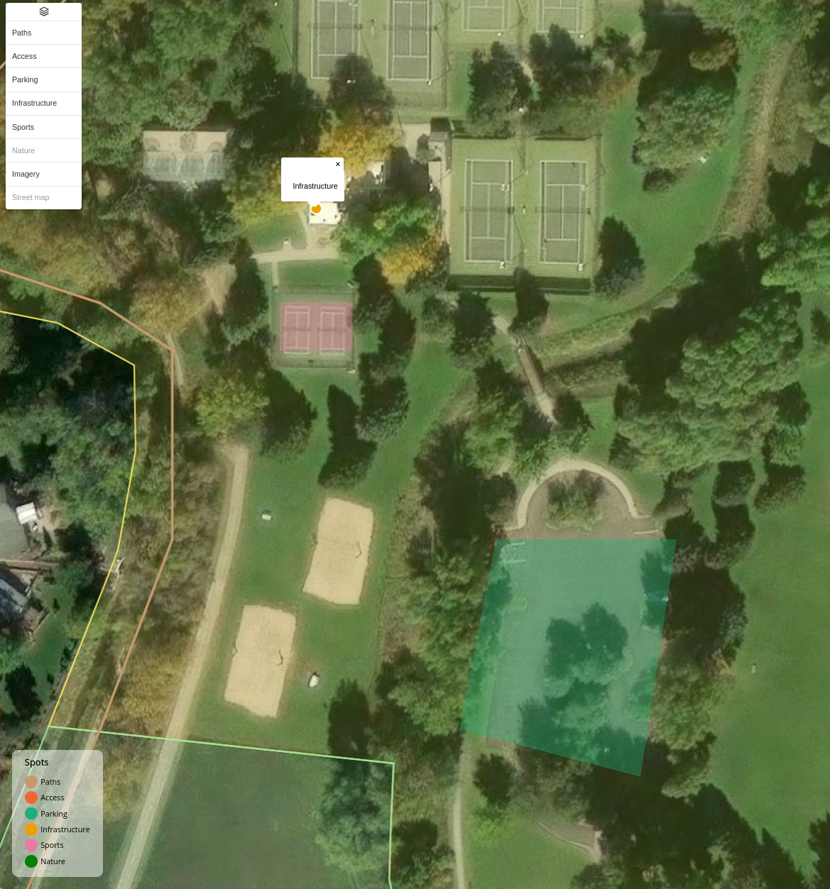 Infrastructure, Parking and Sports by the tennis courts: the bathroom, a lot and the pickleball court